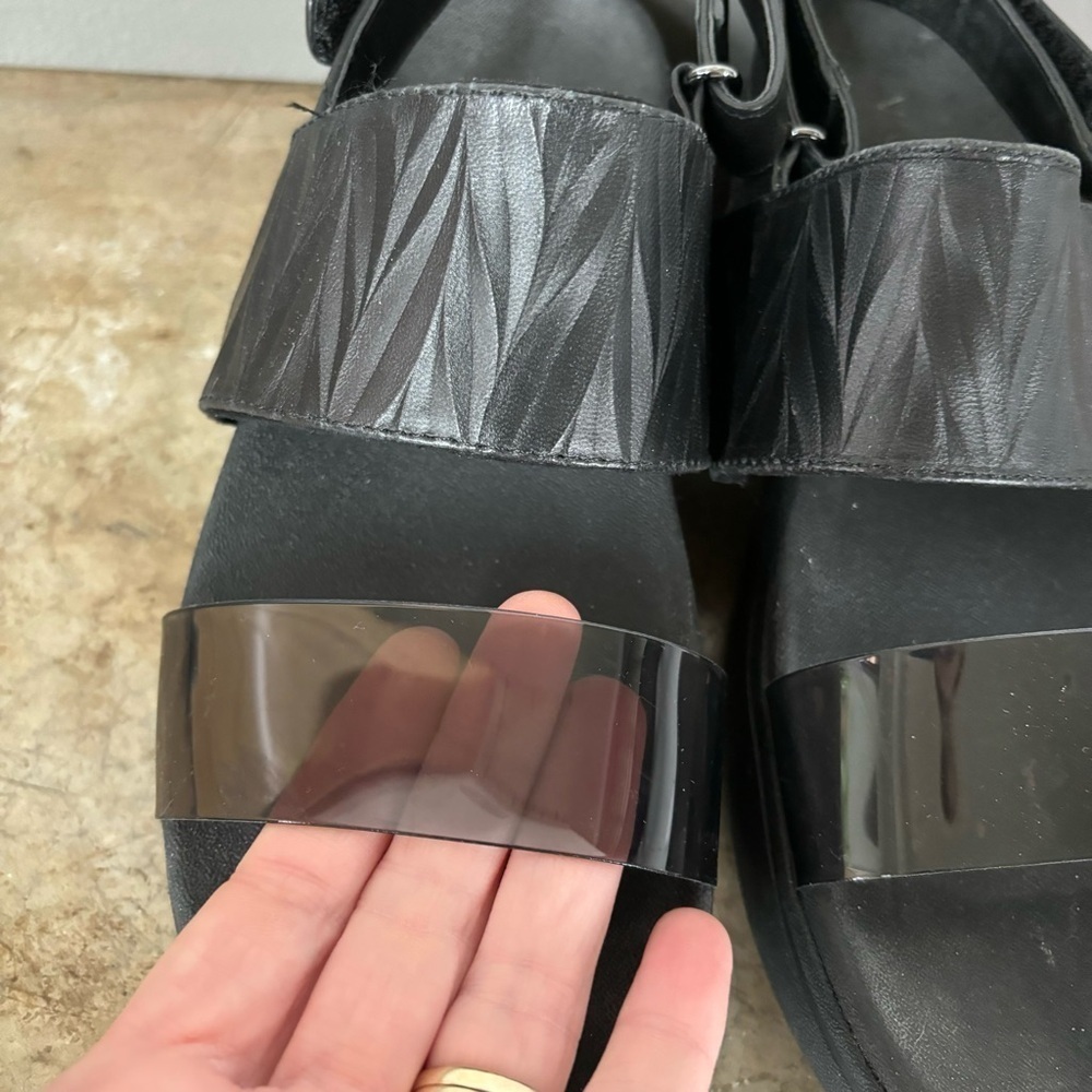 Vionic Karleen Black Sandals Size 9 - Picture 2 of 12